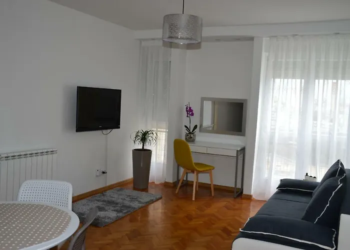 Apartament Papedoni *